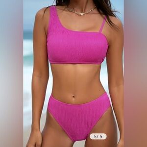 Fuscia bikini set. Size small. NWOT’s